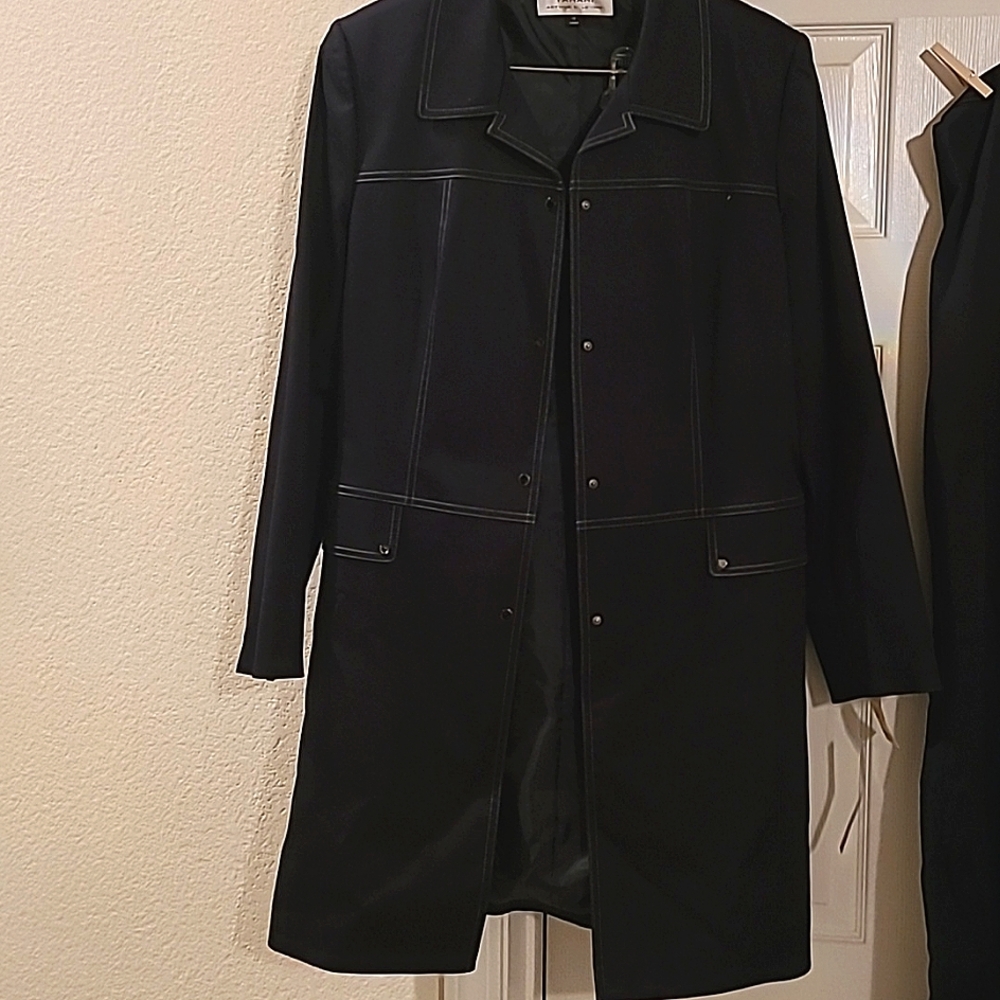 Pant Suit by Tahari.  Size 16. New with Tags. Dark Blue